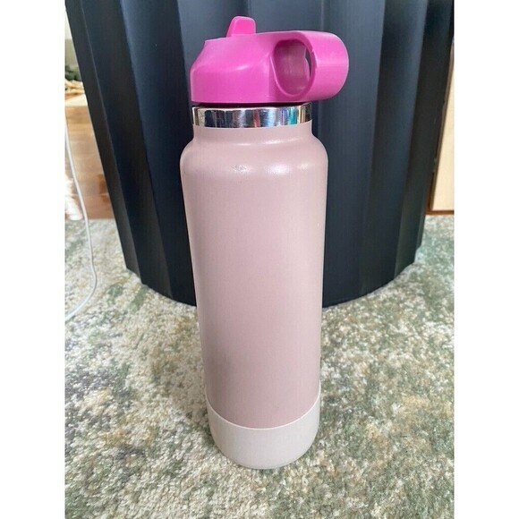 Hydro Flask 40 oz Straw Lid - Stainless Steel Water Bottle Pink - Picture 3 of 11